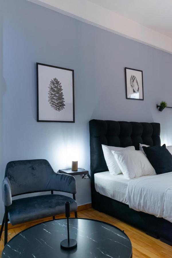 Couple Getaway With Queen Bed Lägenhet Aten Exteriör bild